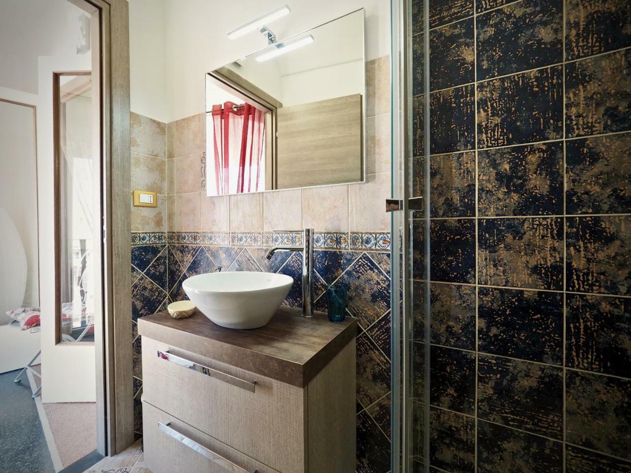 Romantic Suite Con Vista San Donato Генуя Экстерьер фото